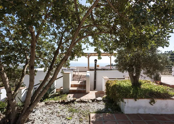 Rural Camelia Нерха